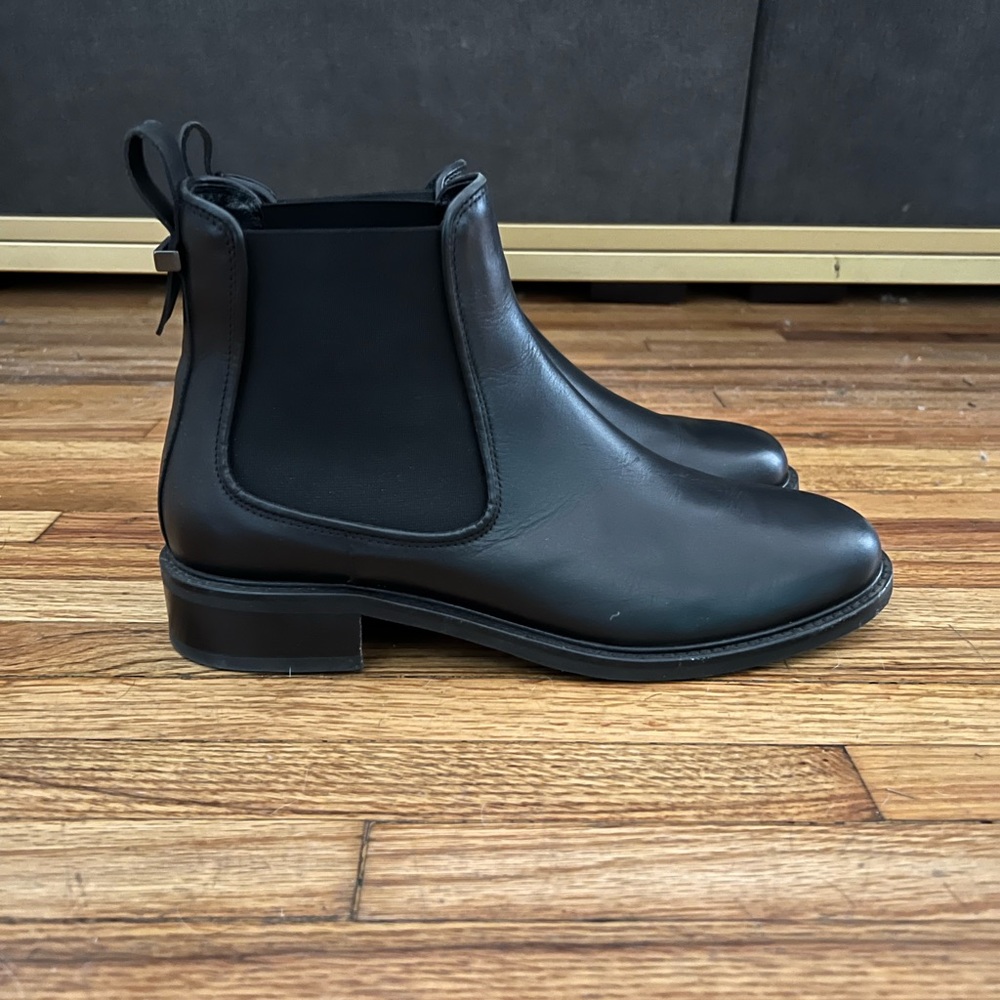 Aquatalia Belle Calf Chelsea Boot Women’s SZ 10